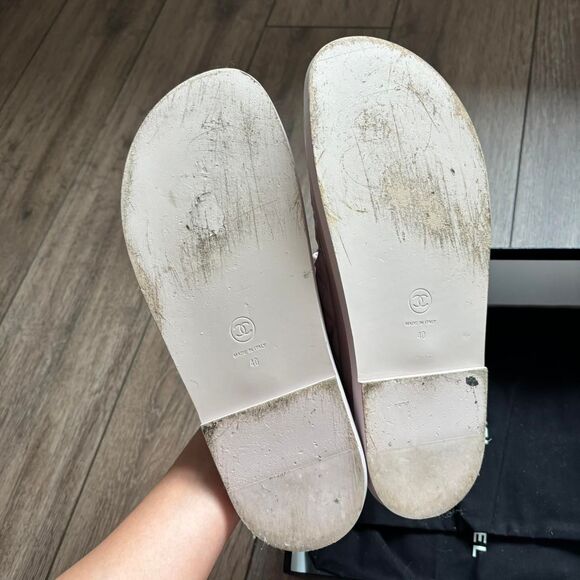 Chanel light pink shiny calfskin quilted Velcro dad crystal slide sandals size 4 - Picture 2 of 8